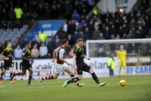 burnley v owls 3