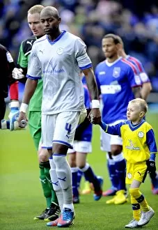 Images Dated 27th October 2012: Ipswich v Owls 48