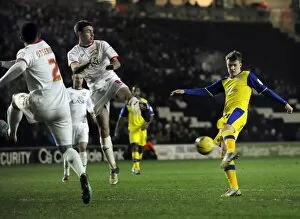 Images Dated 15th January 2013: mk dons v owls 19