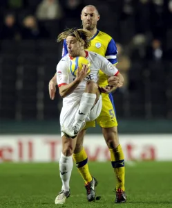 mk dons v owls 23