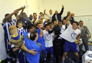 <b class=qtipBold><figcaption>Versus Wycombe 050512 112</figcaption></b><br> Versus Wycombe 050512 112